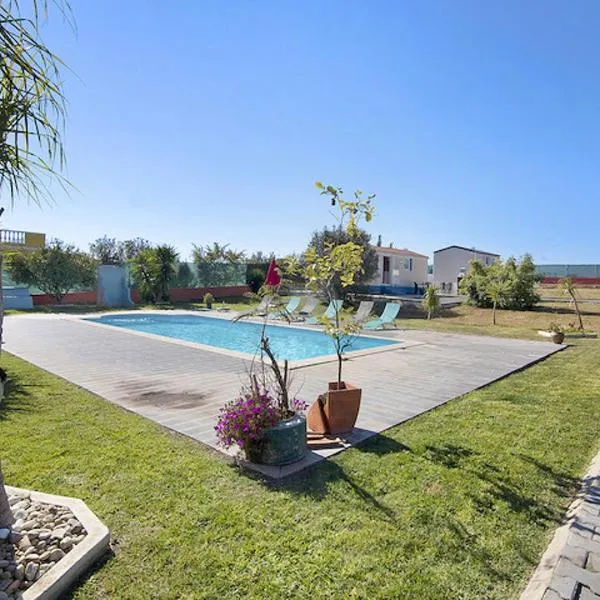 Mobile Home 1 - Olhão, hotel in Quelfes