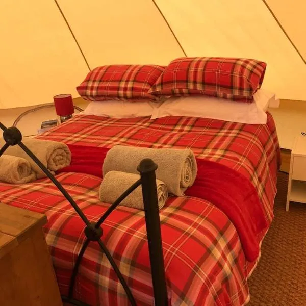 Cox Hill Glamping Benson, hotel v destinaci Truro
