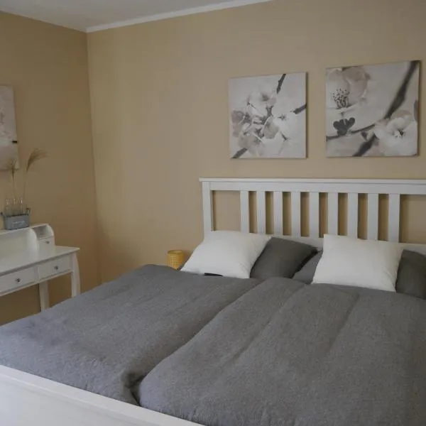 Ferienwohnung Kirchberg Uettingen, hotel v destinaci Uettingen