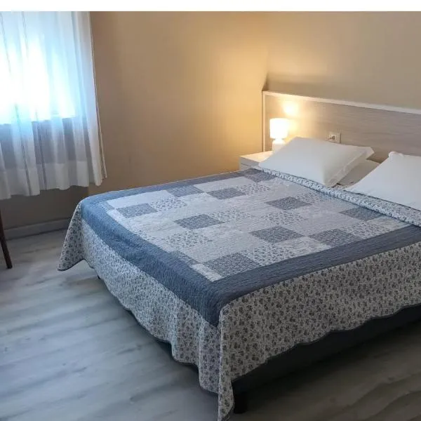 Hotel Al Sant'Andrea, hotel v destinácii Sarzana