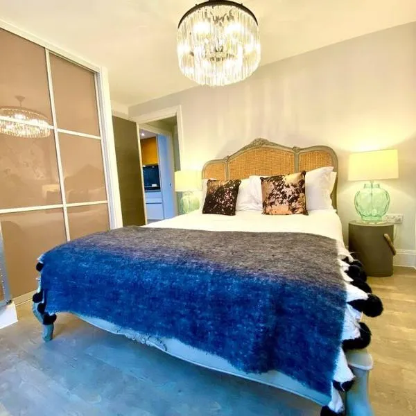 Elegant Apartment - 1 Minute walk to Poole Quay - Great Location - Free Parking - Fast WiFi - Smart TV - Newly decorated - sleeps up to 2! Close to Poole & Bournemouth & Sandbanks, ξενοδοχείο σε Poole