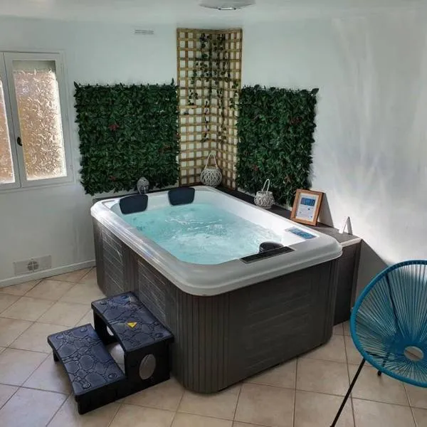 Maison avec Jacuzzi privatif et terrasse N’1, Hotel in Équihen-Plage