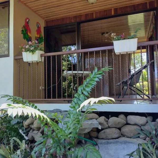 Cabaña en Alajuela en lugar tranquilo y con mucha naturaleza., hotel u gradu 'Tambor'