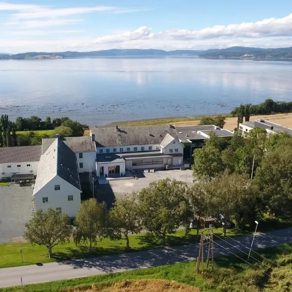 Sund sommerhotell, Inderøy, hotel a Straumen