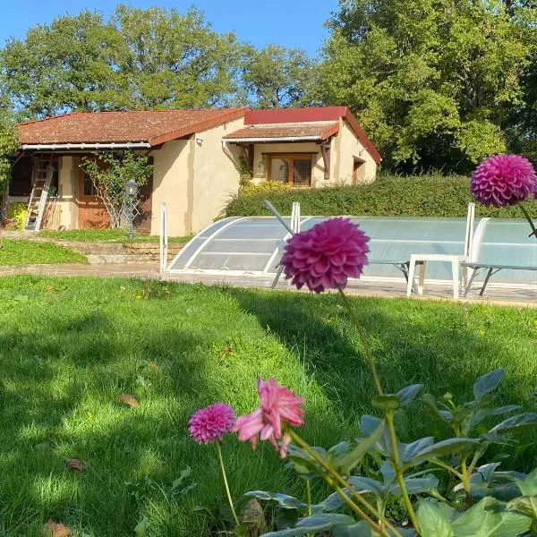 Gîte du Gué Maraud, hotel v destinaci Magny-Lormes