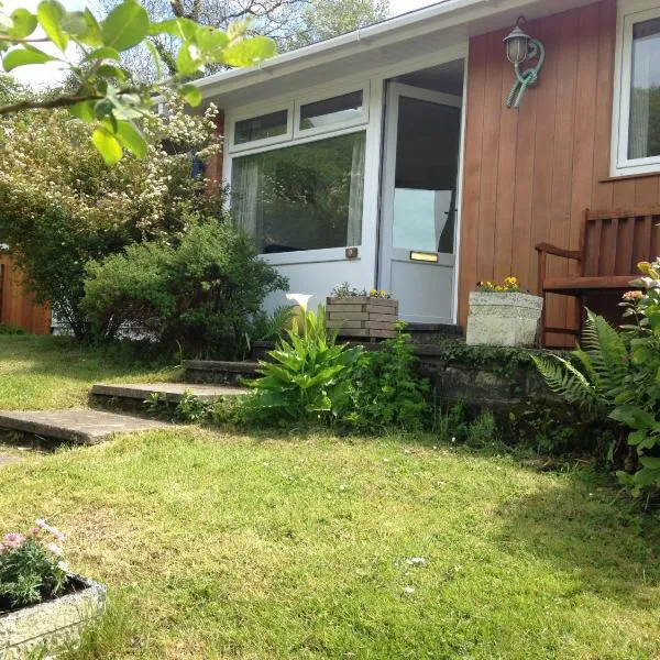 Whiteshell Chalets, hotel in The Mumbles