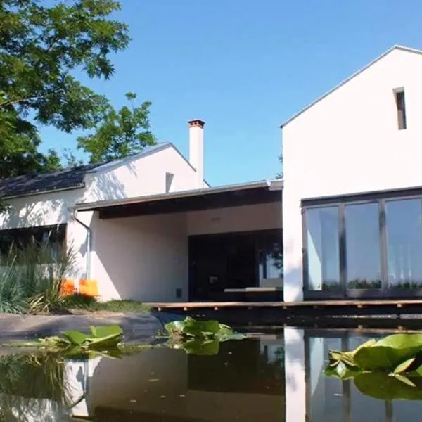 Héthatár Wellness Vendégház - Vörösbegy, hotel di Dabas