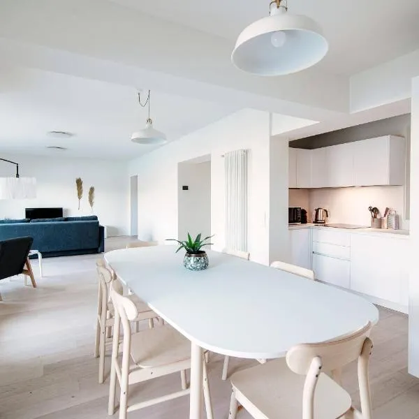 La Palma 2 by Quokka 360 - Spacious Lake View Apartment, hotel a Montagnola