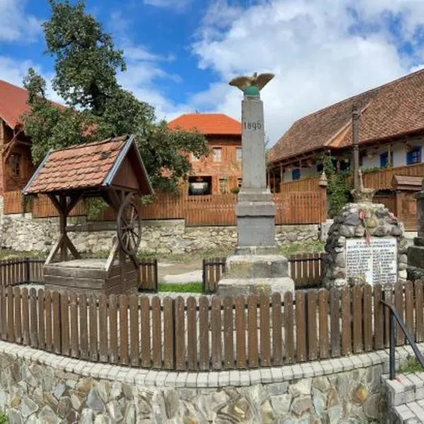 Székelyföld,Siklódi Kő Vendégház Szénatároló, hotel di Bartoştana