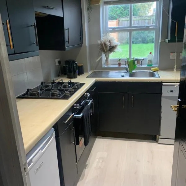 Stylish Darlington Townhouse Near A1 A66 & A19 Breakfast, hotel in Darlington