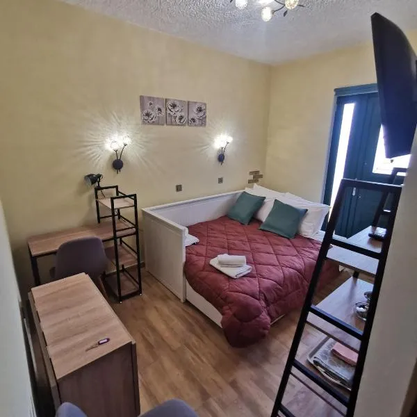Serafi Cozy Rooms, hotel v destinaci Archangelos