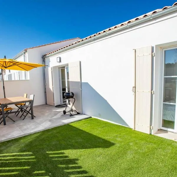 LE VAISSEAU Maison avec piscine/parking/wifi/plages 5kms、レ・マトゥのホテル