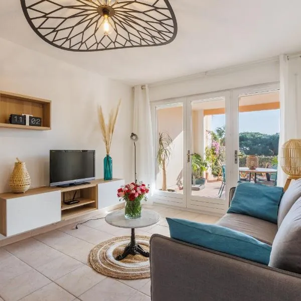 Appartement avec jardin, clim & piscine - Proche plages et randos, parking privé - La Girelle, khách sạn ở Hyères