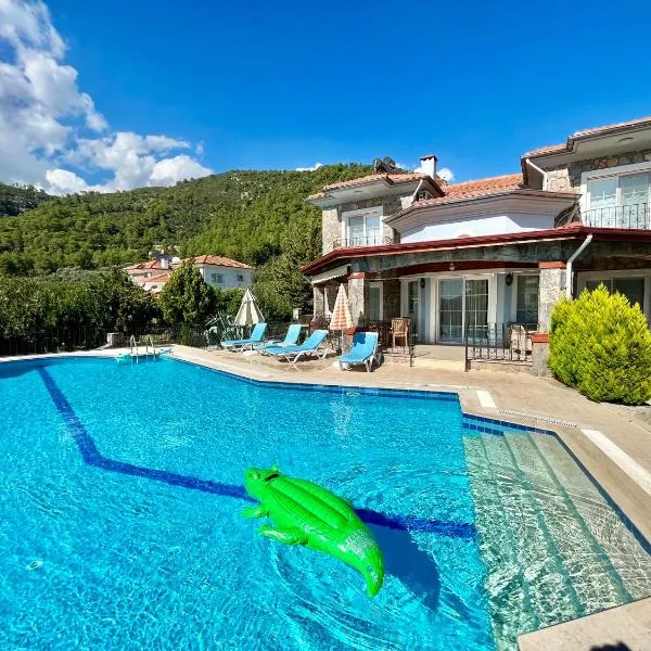 4 Bedroom - 3 Bathroom - 8 Person, Private Pool - Private 1000m2 Garden, DETACHED Villas, Unlimited WiFi - Free Parking, hotel di Uzumlu