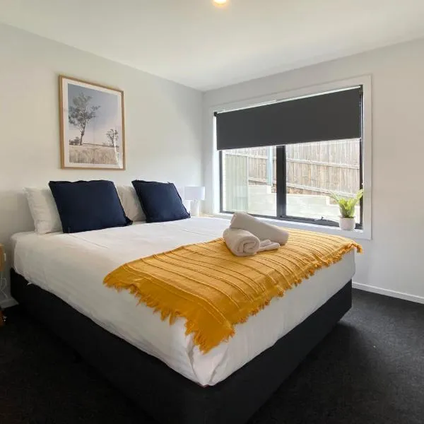 Albatross Rise - Modern Family Home, hotel in Hobart