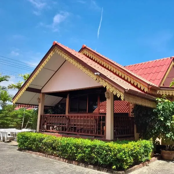 สุขทวีรีสอร์ท อ่าวมะนาว, hotel en Prachuap Khiri Khan