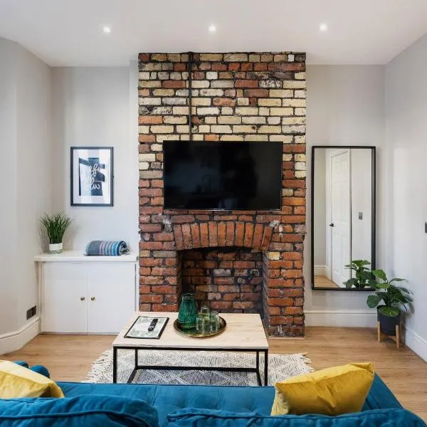 Stylish modern apartment near the city centre with nearby off-road parking, hotel in Cardiff