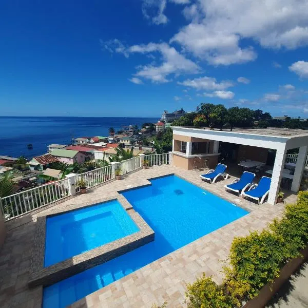 Lovely 2 Bedroom Apartment with shared pool, hotel v destinaci Roseau