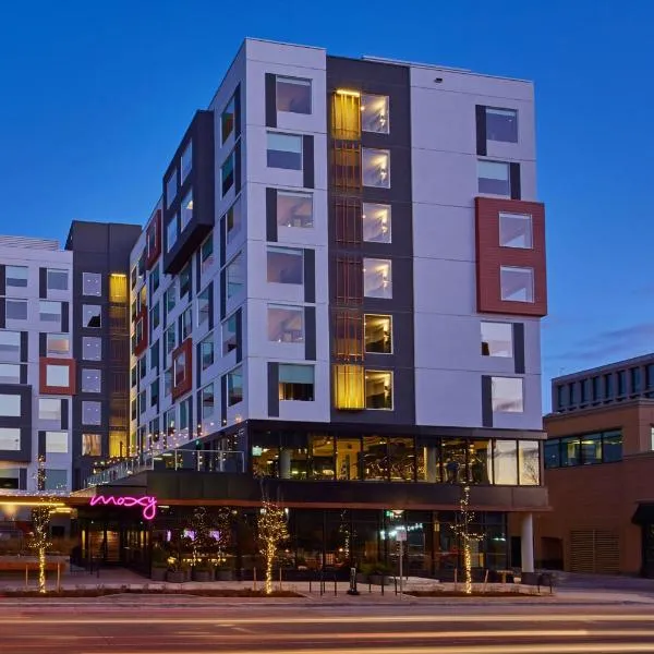 MOXY Denver Cherry Creek, hotel v destinaci Denver