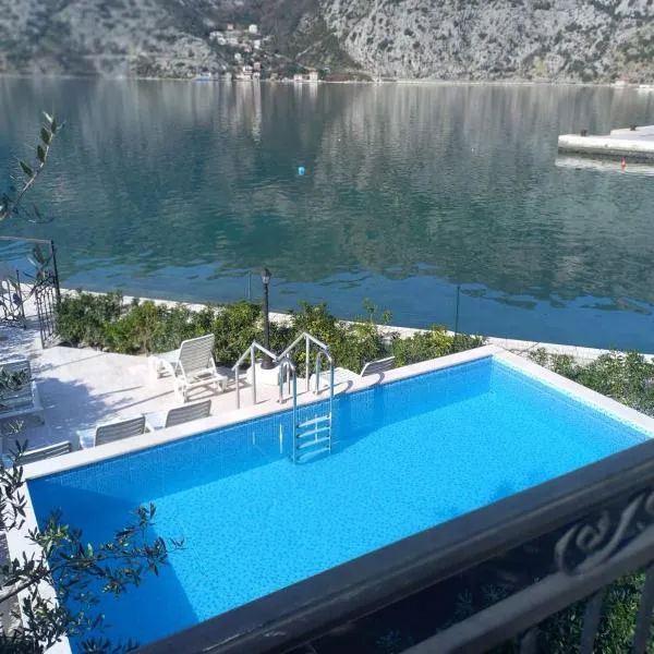Villa Ivan, hotell i Risan