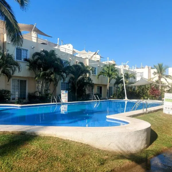 Casa Azur- vista al mar y alberca, hotel v Acapulcu