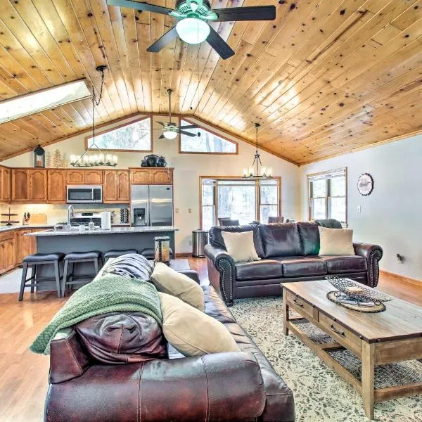Pet-Friendly Cabin in Pinetop-Lakeside!, hotel in Pinetop-Lakeside