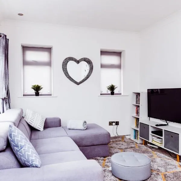 Willow Chalet near Cartmel & Lake Windermere, hotel in Flookburgh