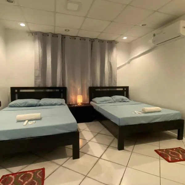 ROMY'S PLACE - ENTIRE 2ND FLOOR APARTMENT, hotel v destinaci Vigan