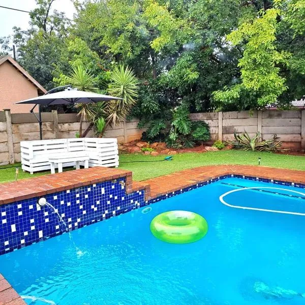 Horizon Green Guest House, hotel v destinaci Randfontein