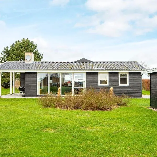 8 person holiday home in Ebeltoft-By Traum, hotel v destinaci Ebeltoft