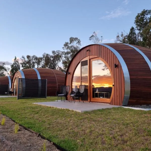 Barrel View Luxury Cabins, hotel v destinaci Ballandean