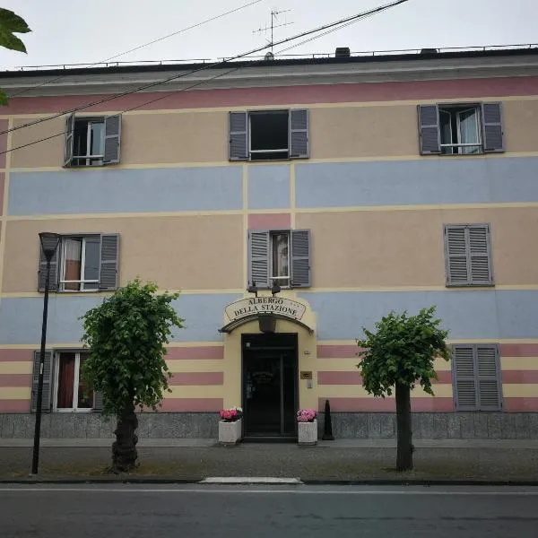 ALBERGO DELLA STAZIONE, hotel v destinaci Cairo Montenotte