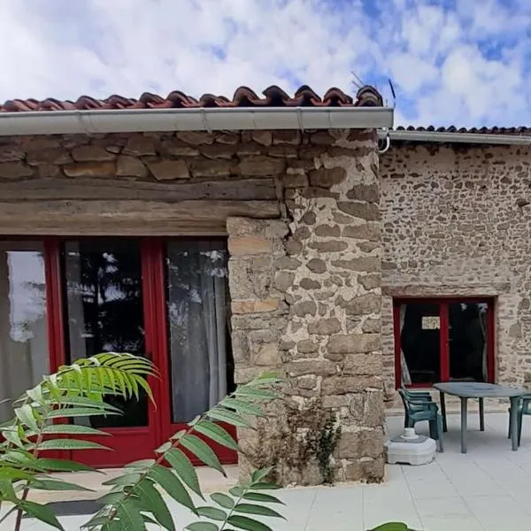 Gîte de la Grange, hotel in Saint-Pardoux