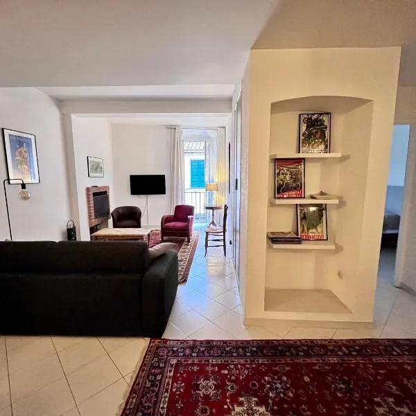 Appartement spacieux en face du port, hôtel à Calvi