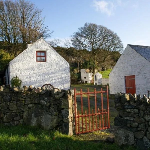 Secluded Traditional Cottage & Hot Tub - Tosses Cottage, hotel v mestu Newry