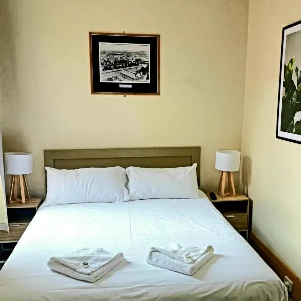 Family Hotel, hotel v destinaci Bathurst