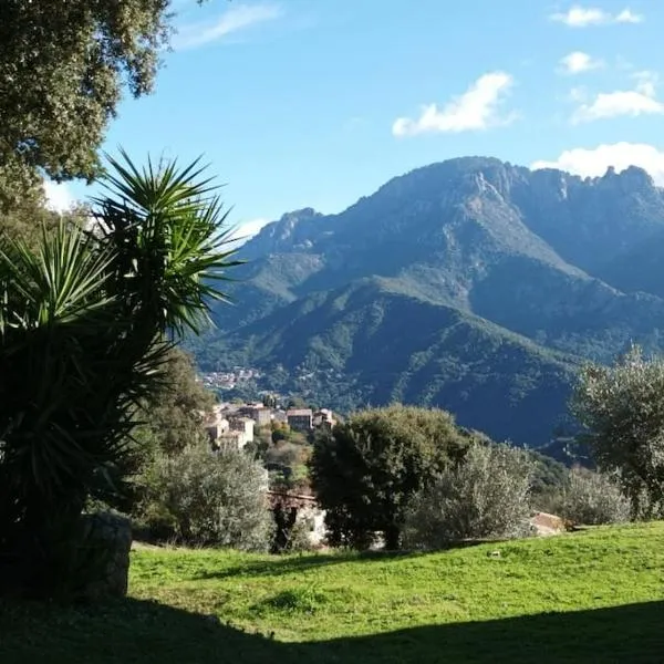 Appartement avec vue sur la montagne, hotel v destinaci Vico