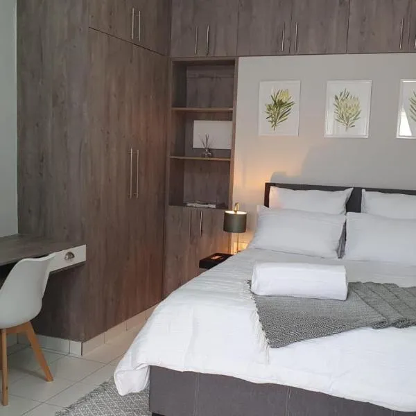 Refreshing Cottage in Eden Glen, Johannesburg, SA, hotel v destinaci Edenvale
