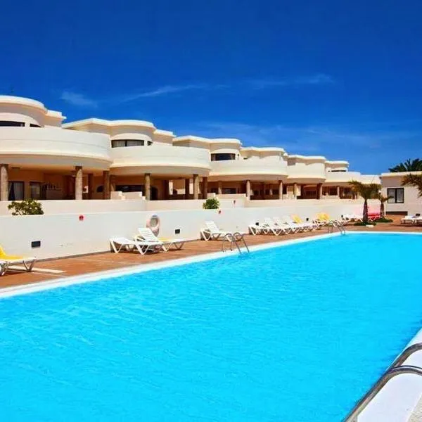 Riviera Park 7A - Air con- Wi-Fi- UK channels- 5 minutes walking from the sea, hotel in Tías