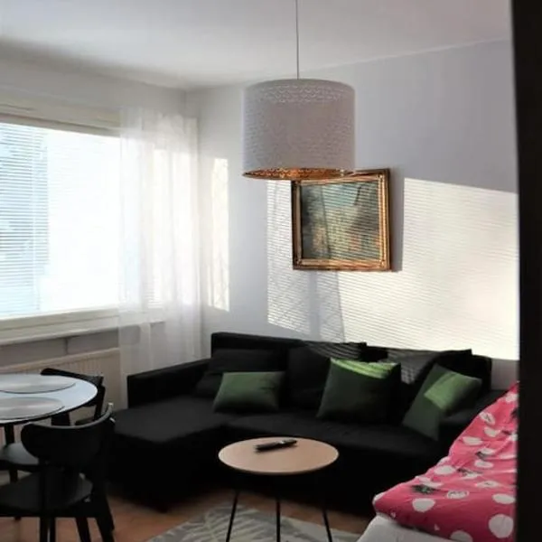 Studio middle of town centre., hotel en Tornio