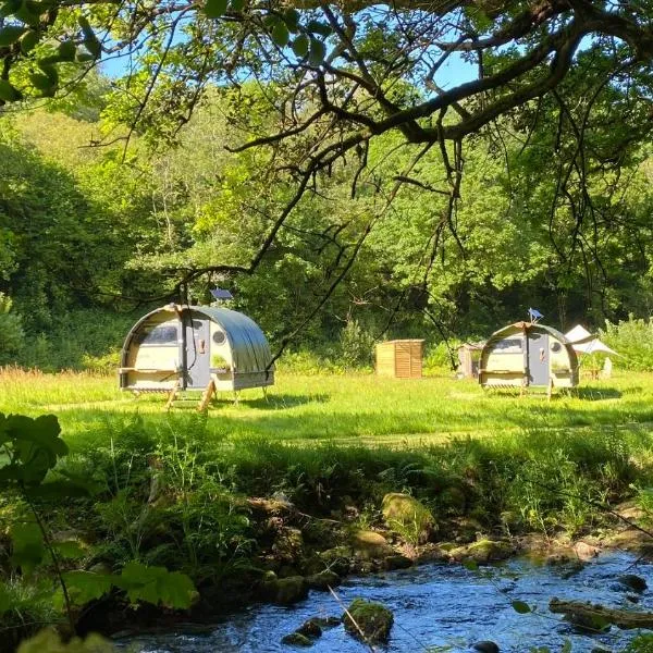 Exclusive Use Riverside Landpods at Wildish Cornwall, hotel v destinaci Bodmin