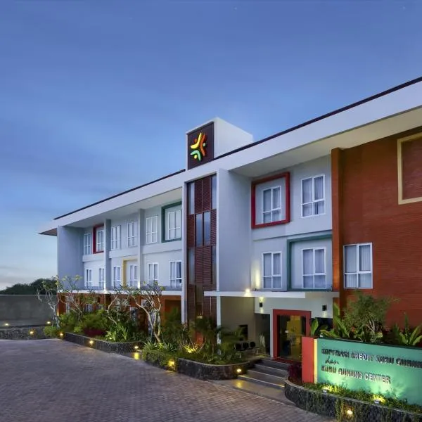 Zizz Convention Hotel: Denpasar şehrinde bir otel