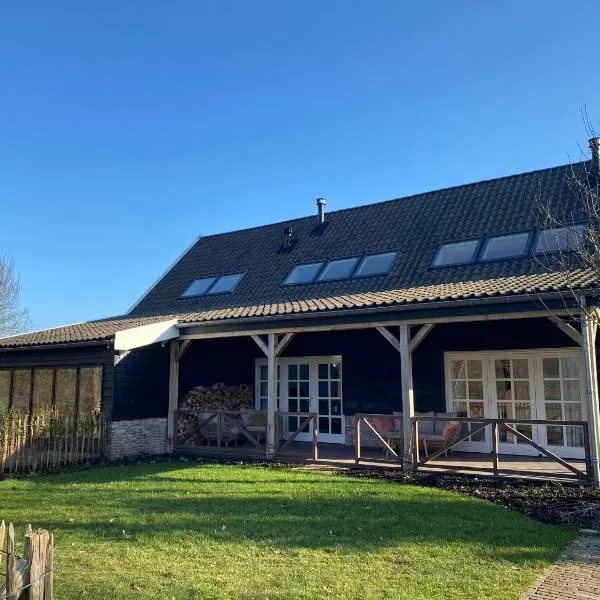 De Porrel Polsbroek Unit met Privé Jacuzzi, Spa en Sauna, hotel in Polsbroek