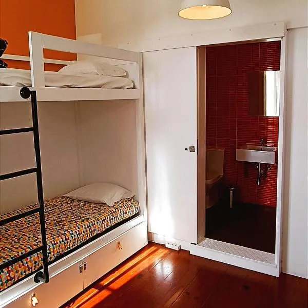 Aveiro Rossio Hostel, hotel v destinaci Aveiro