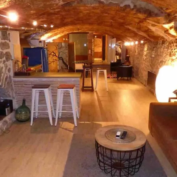 Suíte Sant Sebastià con jacuzzi, sauna y jardín, hotel in Moià