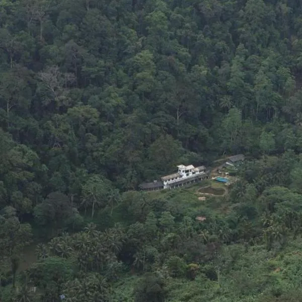 Explore Sinharaja Rain Forest Tour Camp, hotel v destinaci Dombagoda