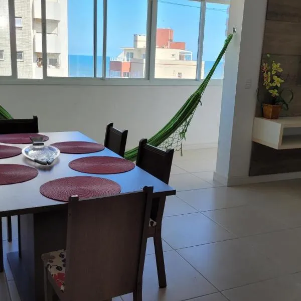 Apartamento em Torres 3 quartos centro 1 quadra do mar - 1203, hotel in Torres