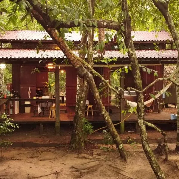 Bangalô Ponta de Areia, na beira da praia, hotel in Alter do Chao