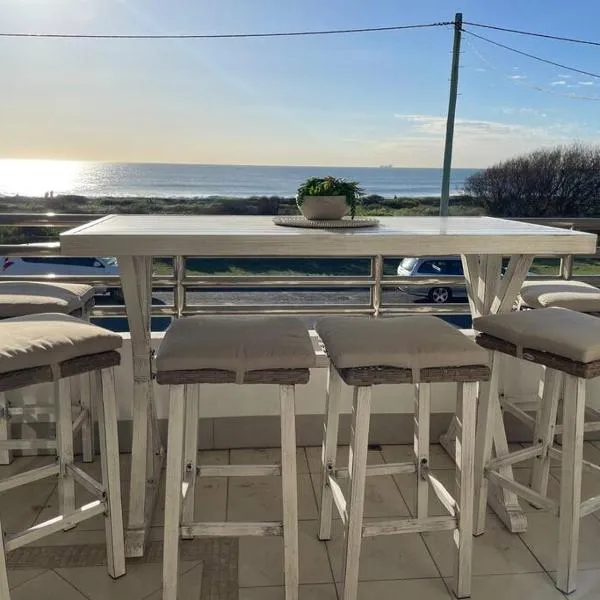 Beach House on Stockton Beach, Newcastle, hotel em Stockton