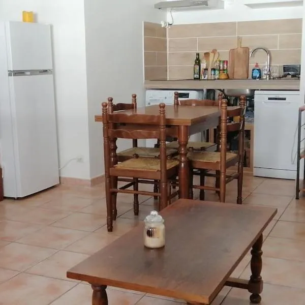 T2 6 couchages. Plein centre, hotel in Ax-les-Thermes